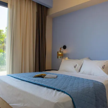 Domus Hospitality Ξενοδοχείο με διαμερίσματα Βουρβουρού
