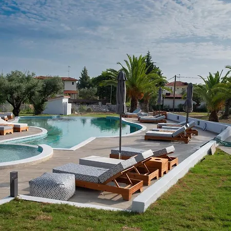 Domus Hospitality Ξενοδοχείο με διαμερίσματα Βουρβουρού