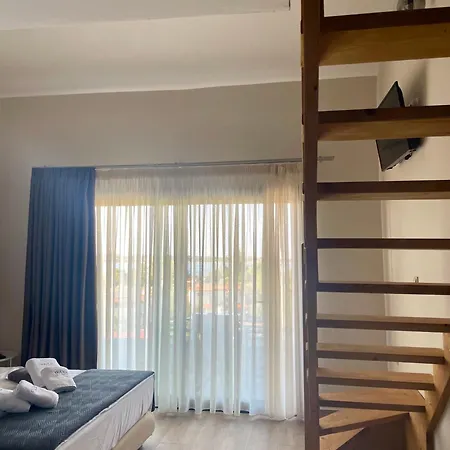 Ξενοδοχείο με διαμερίσματα Domus Hospitality 4*