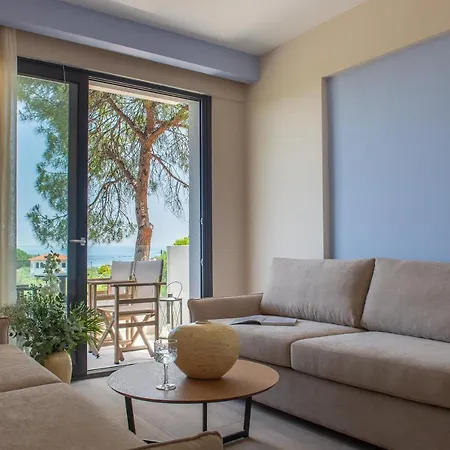 Domus Hospitality מלון דירות