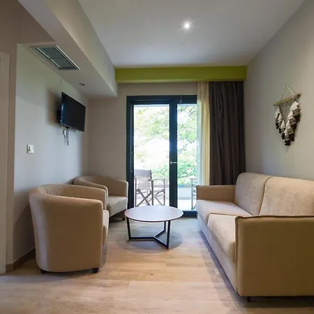 Domus Hospitality Aparthotel 4*